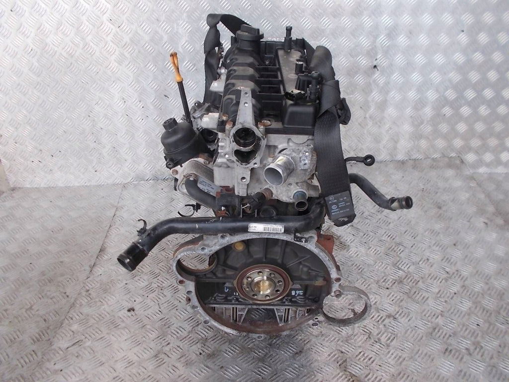 Motor Hyundai Kia I30 Ceed D4FB 1.6 CRDI 2015 Diesel Engine Unkomplett