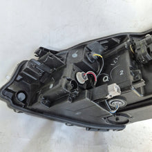 Laden Sie das Bild in den Galerie-Viewer, Frontscheinwerfer Toyota Yaris Rechts Scheinwerfer Headlight SCH5183369636md