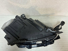 Laden Sie das Bild in den Galerie-Viewer, Frontscheinwerfer Skoda Kamiq Links Scheinwerfer Headlight SCH8752051596wn