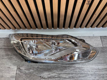 Load image into Gallery viewer, Frontscheinwerfer Ford Focus III 51-13W029-A Xenon Rechts Scheinwerfer Headlight SCH5097329951jo