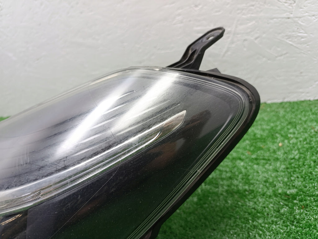 Frontscheinwerfer Toyota Yaris Links Scheinwerfer Headlight