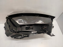 Laden Sie das Bild in den Galerie-Viewer, Frontscheinwerfer Skoda Kamiq 658941016D Full LED Rechts Scheinwerfer Headlight SCH3108252128zl