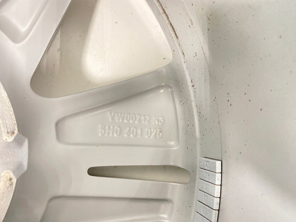 1x Alufelge 18 Zoll 7.5" 5x112 51ET Glanz Silber 5H0601025 VW Golf Viii FEL7864237964id