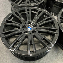 Laden Sie das Bild in den Galerie-Viewer, 4x Alufelge 18 Zoll 7.5" 5x112 25ET Glanz Schwarz 8089890 BMW 3 G21 G20 FEL7057232901ap