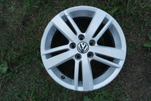 Laden Sie das Bild in den Galerie-Viewer, 1x Alufelge 15 Zoll 6.0&quot; 5x100 40ET Glanz Silber 6R0601025AB VW Polo Rim Wheel