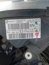 Load image into Gallery viewer, Frontscheinwerfer Renault Captur I 260607817 Links Scheinwerfer Headlight SCH2816859860gv