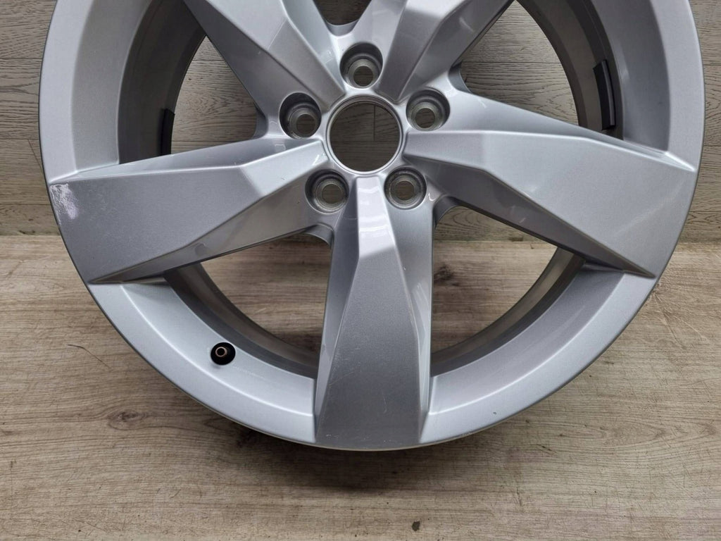 1x Alufelge 17 Zoll 6.5" 5x100 49ET Glanz Silber 2GM601025A VW T-Cross Rim Wheel FEL9454703305uw