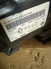 Laden Sie das Bild in den Galerie-Viewer, Frontscheinwerfer VW Up 1S1941015N1 Links Scheinwerfer Headlight SCH3206355674za