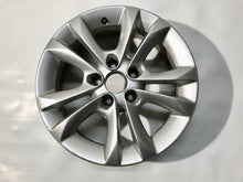 Laden Sie das Bild in den Galerie-Viewer, 1x Alufelge 16 Zoll 6.0&quot; 5x110 40ET Glanz Silber Opel Rim Wheel