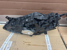 Laden Sie das Bild in den Galerie-Viewer, Frontscheinwerfer Ford Kuga LV4B-13E014-CA Ein Satz Scheinwerfer Headlight SCH5974608187pn