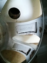 Laden Sie das Bild in den Galerie-Viewer, 1x Alufelge 15 Zoll 5.5&quot; 4x100 40ET Glanz Graphit 9965375550 Mazda Rim Wheel
