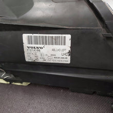 Laden Sie das Bild in den Galerie-Viewer, Frontscheinwerfer Volvo S80 II V70 III 31214168 Xenon Rechts oder Links