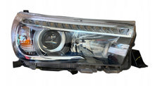 Laden Sie das Bild in den Galerie-Viewer, Frontscheinwerfer Toyota Hilux VIII LED Rechts Scheinwerfer Headlight SCH8492648626rz