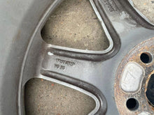 Laden Sie das Bild in den Galerie-Viewer, 1x Alufelge 18 Zoll &quot; 30748772 Volvo S80 V70 Rim Wheel