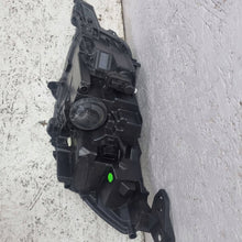 Laden Sie das Bild in den Galerie-Viewer, Frontscheinwerfer Peugeot 2008 II 208 9833036180 Rechts Scheinwerfer Headlight SCH9187275820te