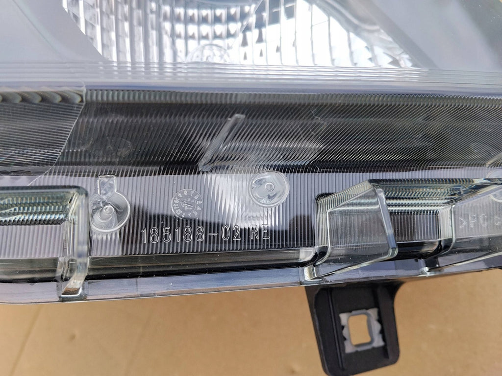 Frontscheinwerfer Mercedes-Benz Sprinter A9068202461 Rechts Headlight SCH2471301014nj