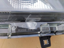 Laden Sie das Bild in den Galerie-Viewer, Frontscheinwerfer Mercedes-Benz Sprinter A9068202461 Rechts Headlight SCH2471301014nj
