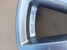 Laden Sie das Bild in den Galerie-Viewer, 1x Alufelge 18 Zoll 7.0&quot; 5x114.3 45ET Glanz Grau 38101875 Mazda Rim Wheel