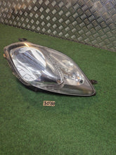 Laden Sie das Bild in den Galerie-Viewer, Frontscheinwerfer Toyota Yaris 89902768 Links Scheinwerfer Headlight SCH6685883865me