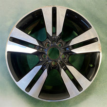 Laden Sie das Bild in den Galerie-Viewer, 1x Alufelge 18 Zoll 7.5&quot; 5x112 52ET A2464010402 Mercedes-Benz W246 Rim Wheel