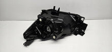 Laden Sie das Bild in den Galerie-Viewer, Frontscheinwerfer Mazda II DB5J-51030 Rechts Scheinwerfer Headlight