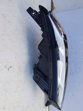 Laden Sie das Bild in den Galerie-Viewer, Frontscheinwerfer Dacia Sandero III Jogger 260601750R LED Links Headlight