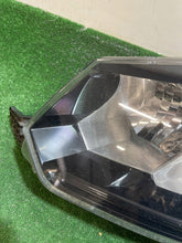 Laden Sie das Bild in den Galerie-Viewer, Frontscheinwerfer Skoda Yeti 5L1941010C Links Scheinwerfer Headlight SCH6146685140gl