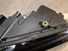 Laden Sie das Bild in den Galerie-Viewer, Frontscheinwerfer Skoda Octavia I 5E1941015D LED Links Scheinwerfer Headlight SCH6419122449ox