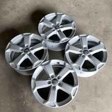 Laden Sie das Bild in den Galerie-Viewer, 4x Alufelge 17 Zoll 7.0" 5x112 45ET Glanz Silber 81A071497 Audi Q3 Q2 Rim Wheel FEL2785584622ig