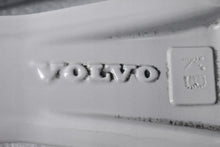 Laden Sie das Bild in den Galerie-Viewer, 1x Alufelge 18 Zoll 8.0" 5x108 42ET Glanz Silber 32243390 Volvo S60 V60 S90 V90