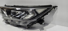 Laden Sie das Bild in den Galerie-Viewer, Frontscheinwerfer Toyota V LED Links Scheinwerfer Headlight SCH6384431570su