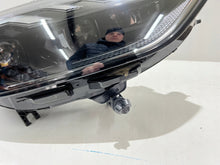 Laden Sie das Bild in den Galerie-Viewer, Frontscheinwerfer Audi A4 8W0941036J LED Ein Stück (Rechts oder Links) Headlight