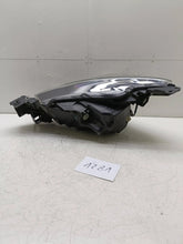 Laden Sie das Bild in den Galerie-Viewer, Frontscheinwerfer Mazda 2 D09K-51030 Rechts Scheinwerfer Headlight