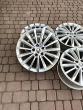 Laden Sie das Bild in den Galerie-Viewer, 4x Alufelge 18 Zoll 7.0" 5x112 43ET Glanz Silber 565601025E Skoda Kodiaq FEL4981756231tn
