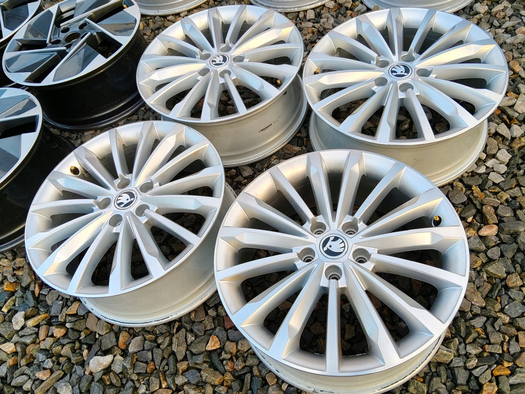 4x Alufelge 18 Zoll 7.0" 5x112 43ET Glanz Silber 565601025E Skoda I Rim Wheel FEL9809448297fn