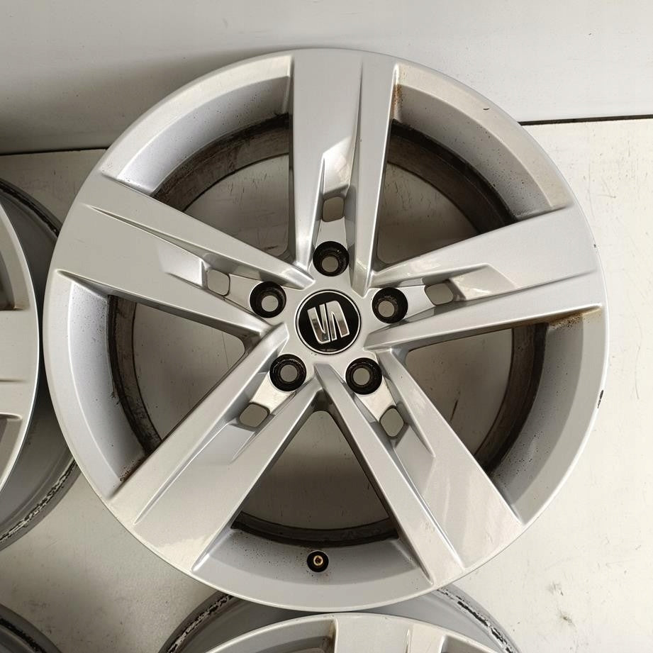 4x Alufelge 17 Zoll 7.0" 5x112 49ET Glanz Silber 5F0601025T Seat Altea Rim Wheel FEL8768930022kt