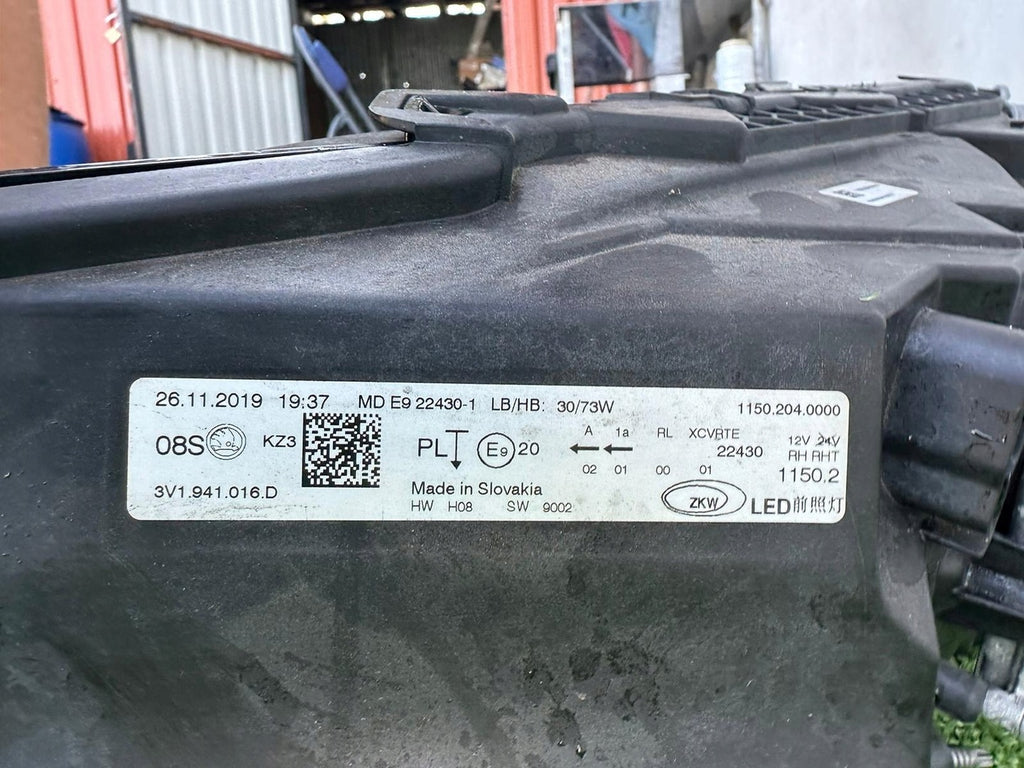 Frontscheinwerfer Skoda Superb III 3V1941016D Full LED Rechts Headlight