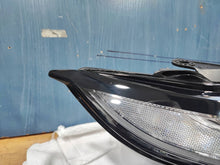 Laden Sie das Bild in den Galerie-Viewer, Frontscheinwerfer Land Rover Range Evoque L538 BJ32-13W029-EC Rechts Headlight SCH1709307440kp