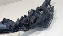 Load image into Gallery viewer, Frontscheinwerfer Toyota Corolla 81110-02S60 Rechts Scheinwerfer Headlight SCH3297063255ra