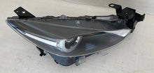 Laden Sie das Bild in den Galerie-Viewer, Frontscheinwerfer Mazda 3 B63C-51030 Rechts Scheinwerfer Headlight