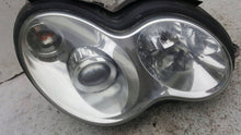 Laden Sie das Bild in den Galerie-Viewer, Frontscheinwerfer Mercedes-Benz W203 0301166276 Xenon Rechts Headlight SCH2546809157dg