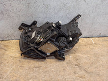 Laden Sie das Bild in den Galerie-Viewer, Frontscheinwerfer Mercedes-Benz A4709060900 Rechts Scheinwerfer Headlight SCH8643304974ga