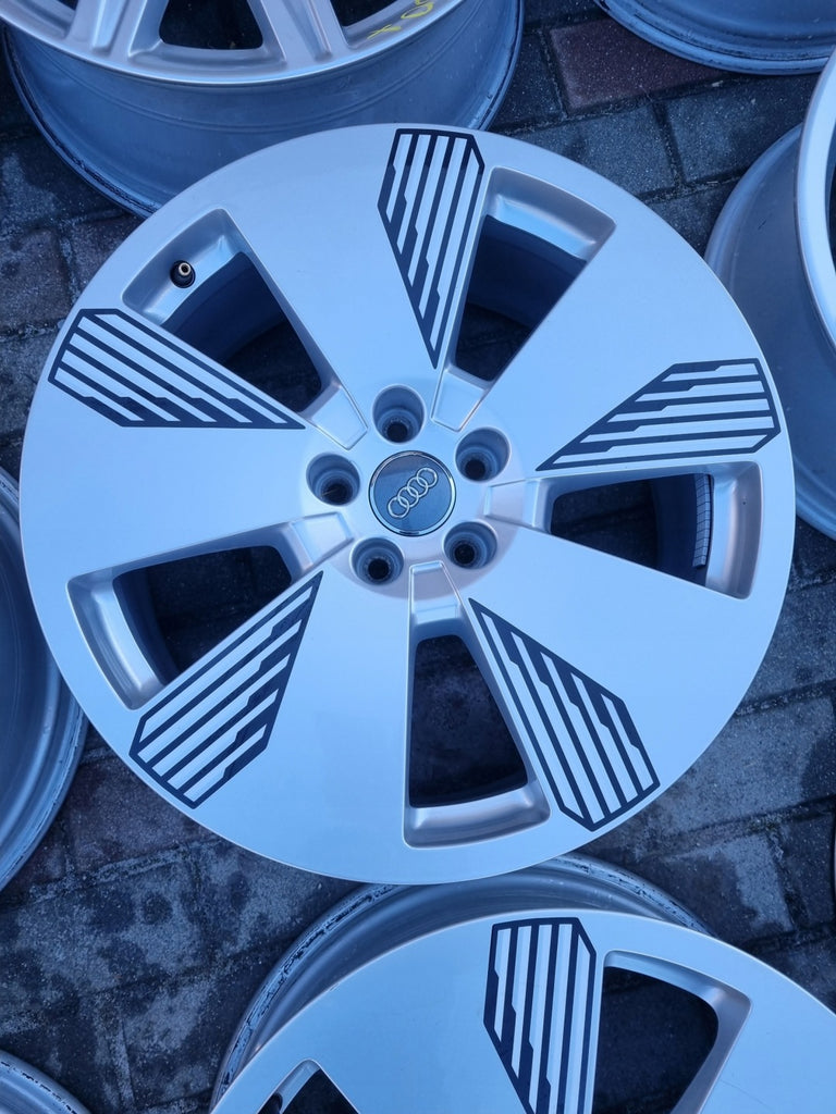 4x Alufelge 19 Zoll 8.0" 5x112 34ET Glanz Silber 4KE601025L Audi E-Tron FEL6712551075qf