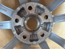 Laden Sie das Bild in den Galerie-Viewer, 1x Alufelge 17 Zoll 5x114.3 45ET KBA51691 KE4096F200 Nissan Qashqai I Rim Wheel FEL8295453222nh