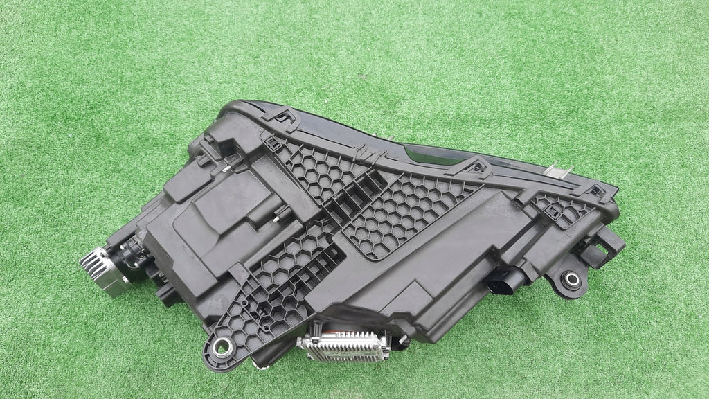 Frontscheinwerfer Skoda Superb III 3V1941016D Rechts Scheinwerfer Headlight