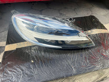 Load image into Gallery viewer, Frontscheinwerfer Volvo V40 31420444 LED Rechts Scheinwerfer Headlight SCH2016908630ew