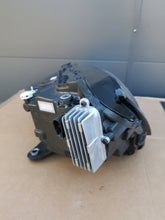 Laden Sie das Bild in den Galerie-Viewer, Frontscheinwerfer Skoda Superb III 3V1941016D Full LED Rechts Headlight