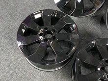 Laden Sie das Bild in den Galerie-Viewer, 4x Alufelge 18 Zoll 8.0&quot; 5x112 56 5ET Glanz Silber A1664011602 Mercedes-Benz