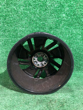 Laden Sie das Bild in den Galerie-Viewer, 1x Alufelge 18 Zoll 7.5&quot; 5x112 48ET Glanz Schwarz 5E3601025AD Mg Octavia 5e3 Iv