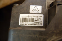 Laden Sie das Bild in den Galerie-Viewer, Frontscheinwerfer Peugeot 2008 208 II 9823194180 Full LED Rechts oder Links